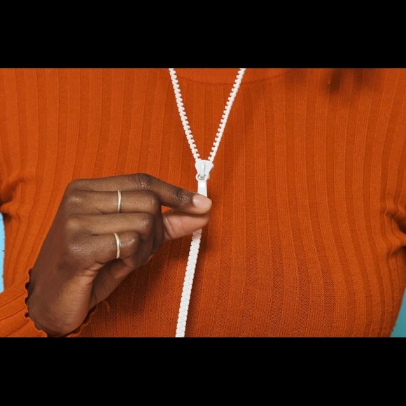 Sparkbudz: 2-in-1 zipper earphones - Picture 3 of 5